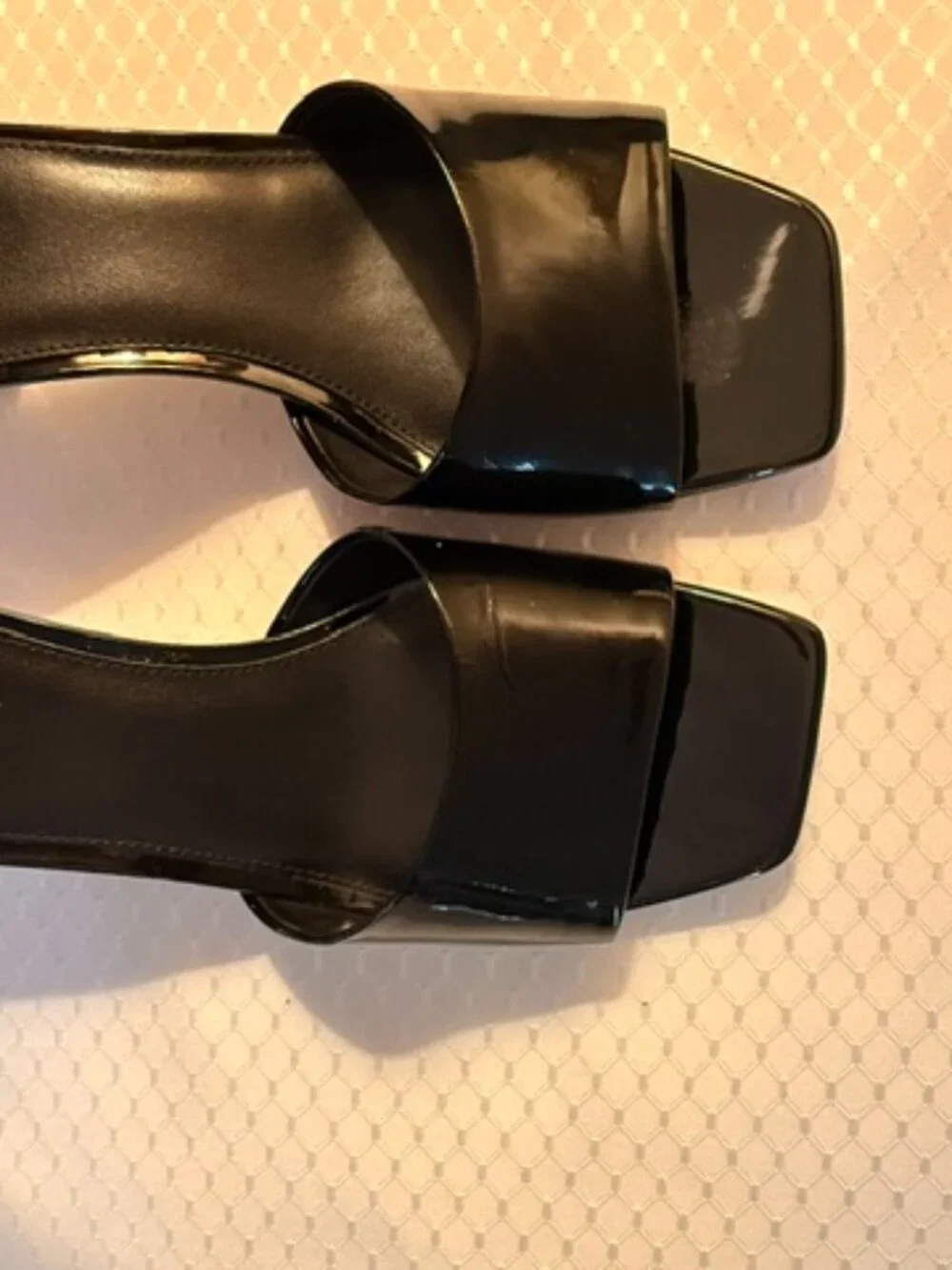 MICHAEL Michael Kors Black Patent Leather Slide Heels Size 8M